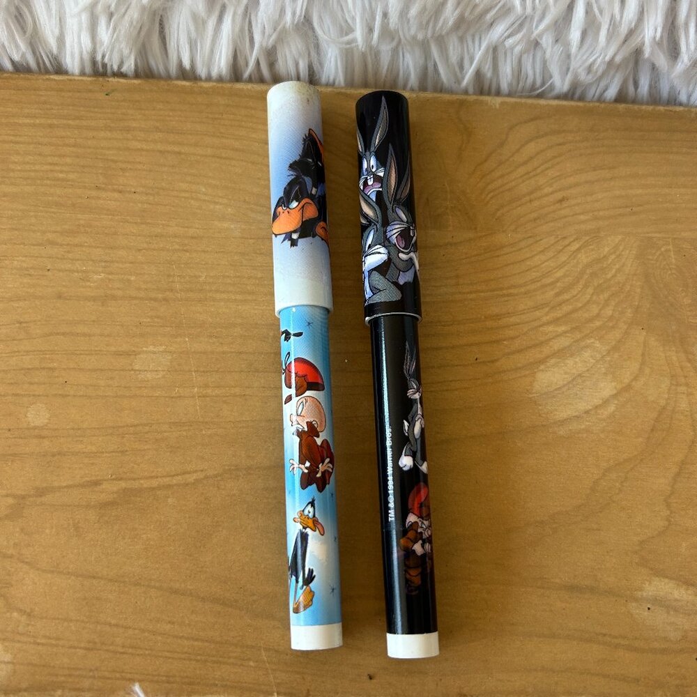 VINTAGE Warner Bros Looney Tunes Pen Lot (2) Elmer Fudd Bugs Bunny‎ NOT WORKING